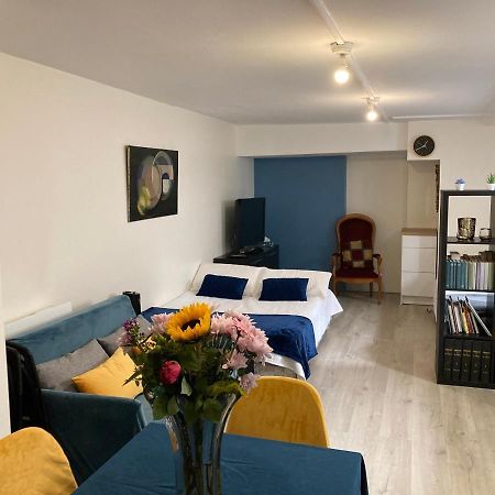 Une Chambre Chez Nous, A 12 Minutes De Paris Malakoff Exterior foto